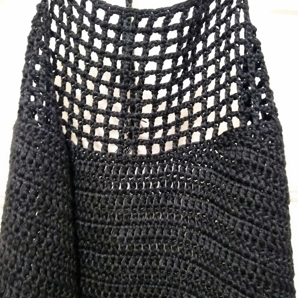 NWOT Knitted Halter-Like Crop Top - Picture 4 of 12